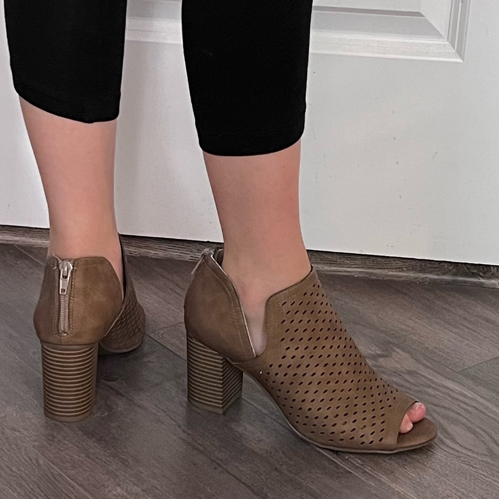 Peek toe heels Size 6.5
